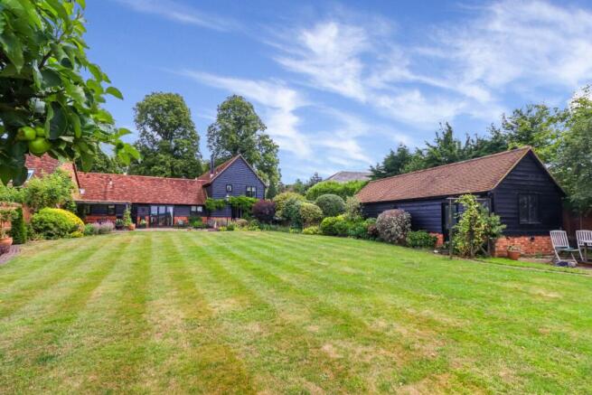 5 bed property, in Chesham Road, £1,500,000