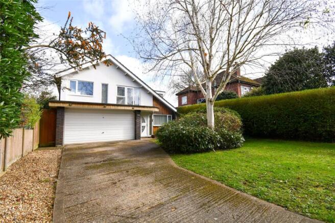 4 bed property, in Reservoir Road North, £550,000