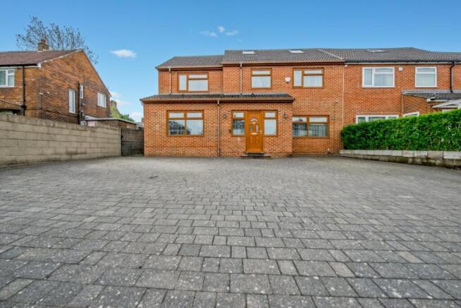 7 bed property, in Busfield Street, £455,000