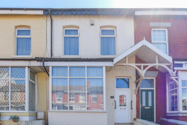 3 bed property, in Warley Road, £95,000
