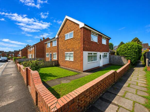 2 bed property, in Queensway, £80,000