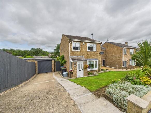 3 bed property, in Rush Park, £190,000