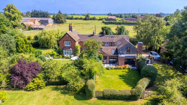 8 bed property, in Bunnison Lane, £1,750,000