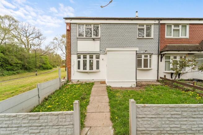 3 bed property, in Papyrus Way, £225,000