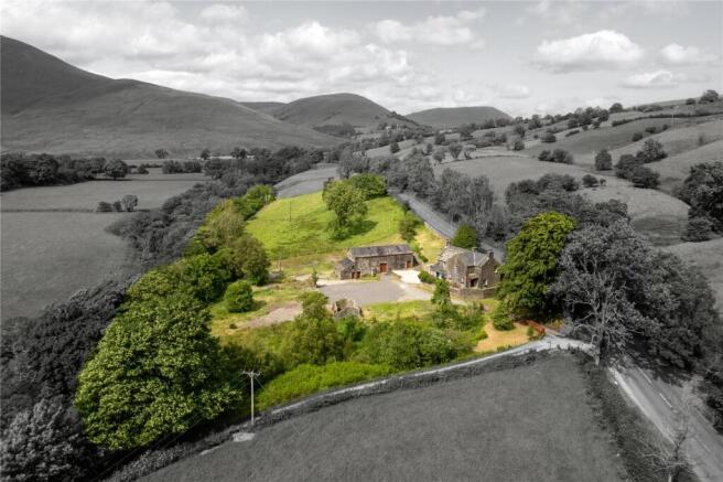 3 bed property, in Cautley, £595,000