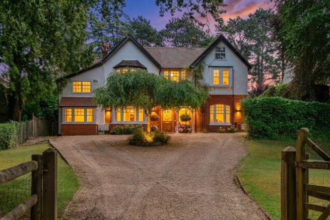 7 bed property, in Welcomes Road, £1,895,000