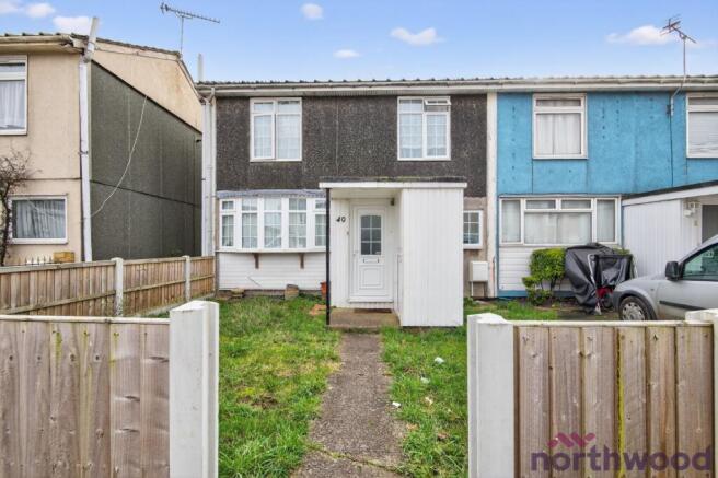 3 bed property, in Kenneth Road, £300,000