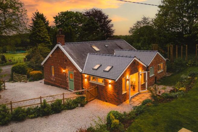 3 bed property, in Sylvan House, £650,000