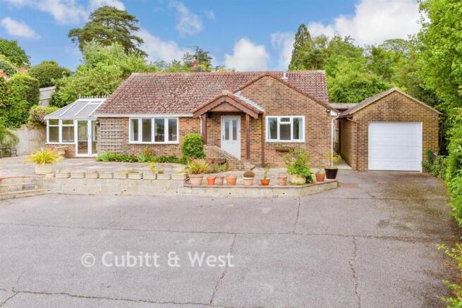 2 bed property, in Lower Street, £600,000