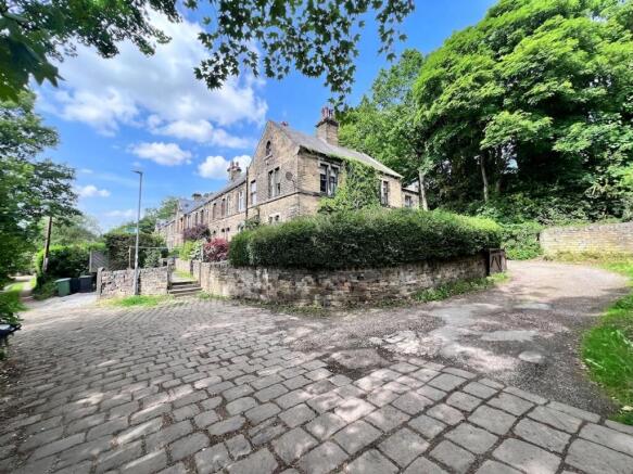 2 bed property, in Spa Terrace, £180,000