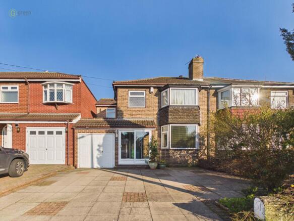 4 bed property, in Peak House Road, £370,000