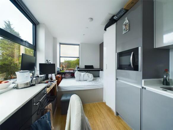 1 bed property, in Chester Road, £100,000
