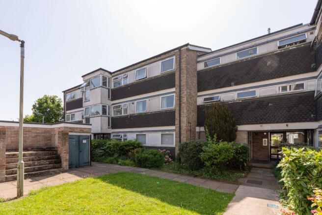 1 bed property, in Latimer Grange, £295,000