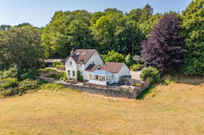 4 bed property, in Baden Hill Road, £750,000