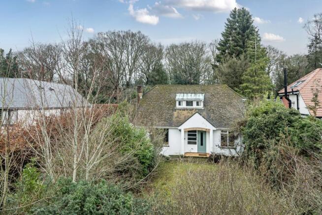 4 bed property, in Abbots Ride, £895,000
