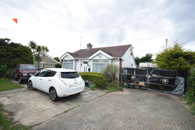 3 bed property, in St Johns Road, £225,000