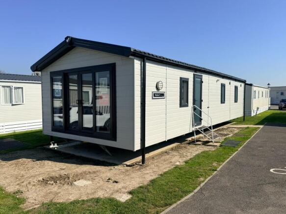 2 bed property, in Rye Harbour Road, £149,995