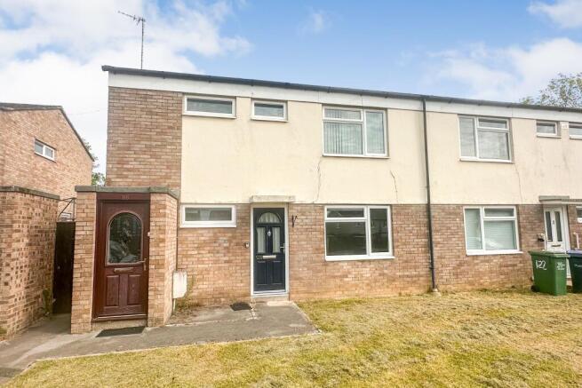 1 bed property, in Greenway Lane, £80,000