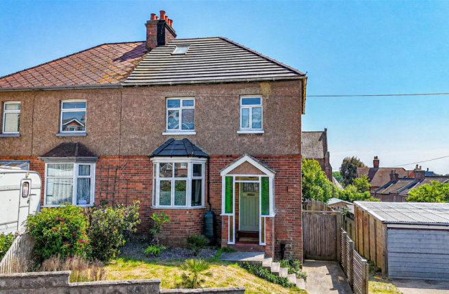 3 bed property, in Edmund Road, £350,000