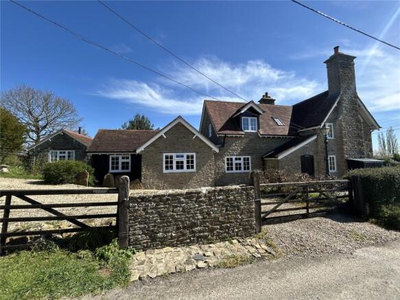 4 bed property, in Stalbridge Weston, £650,000