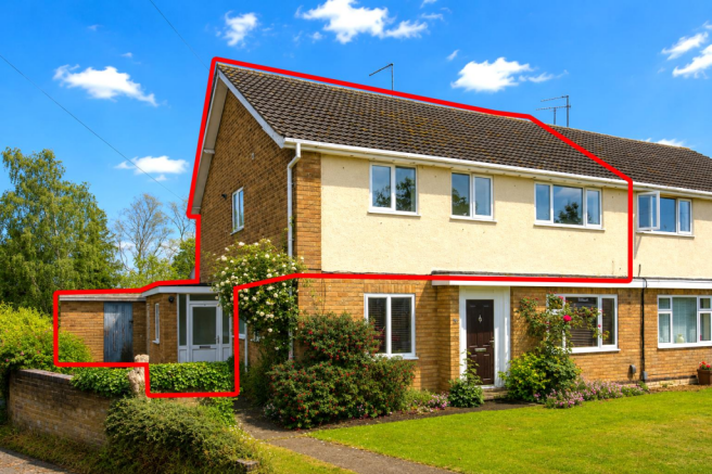 2 bed property, in Greenhill Road, £120,000