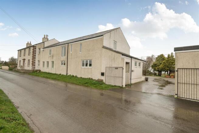 3 bed property, in Low Scales, £450,000