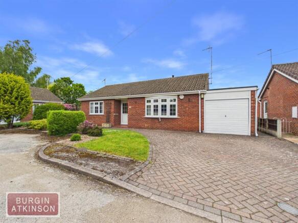 3 bed property, in Five Fields Close, £270,000
