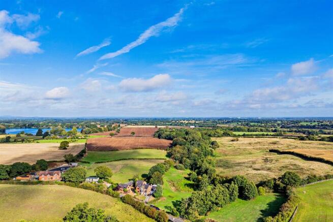 6 bed property, in Smithy House, £950,000