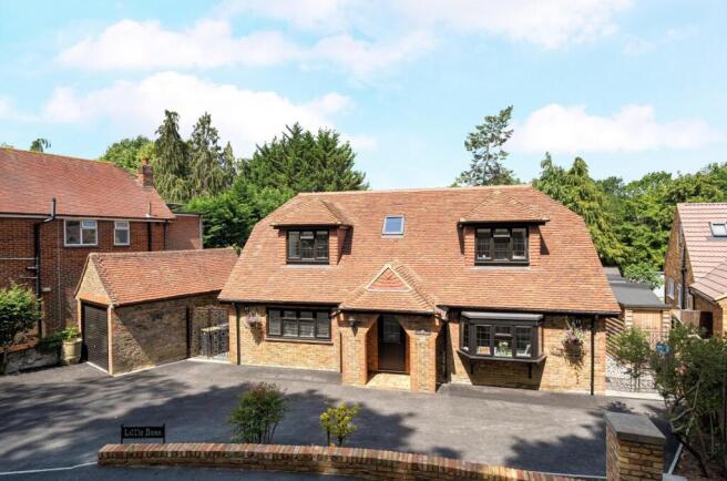 4 bed property, in Woking, £1,100,000