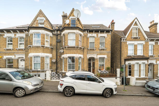 2 bed property, in Waldegrave Road, £539,999