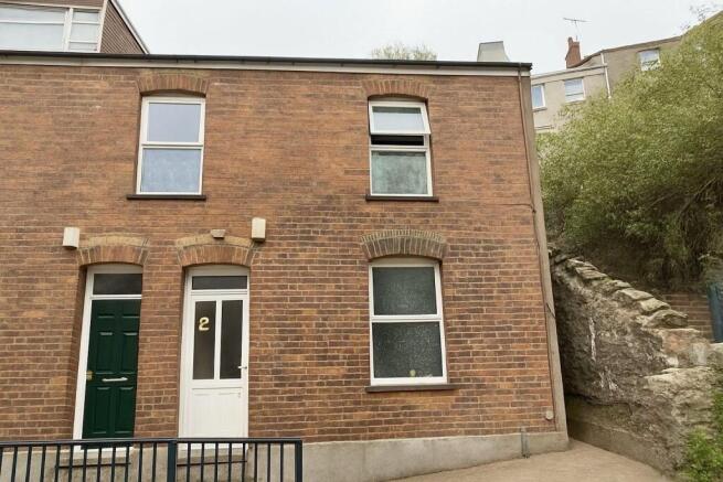 4 bed property, in 2 Lower Penrallt, £199,000