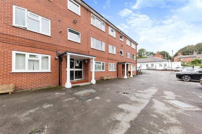 1 bed property, in Spencer Street, £90,000
