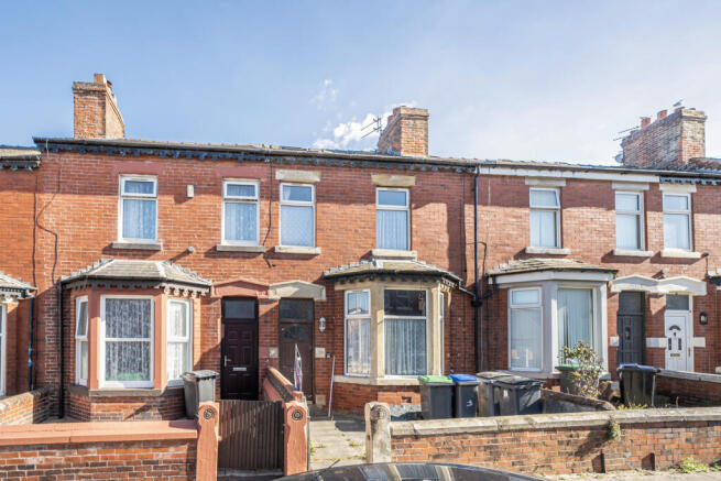 4 bed property, in George Street, £82,500