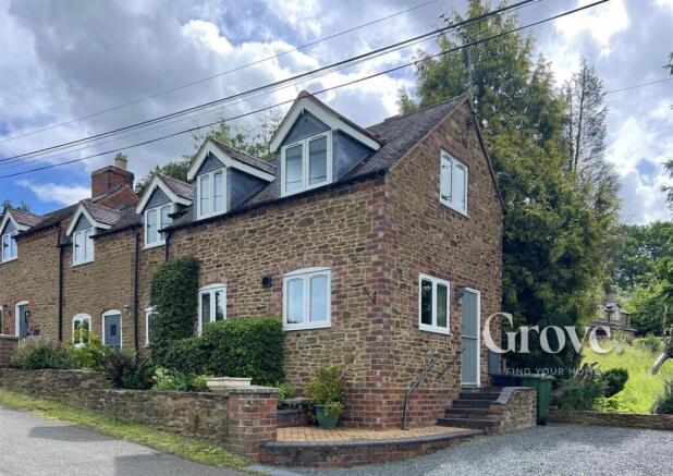 2 bed property, in Ranters Bank, £270,000