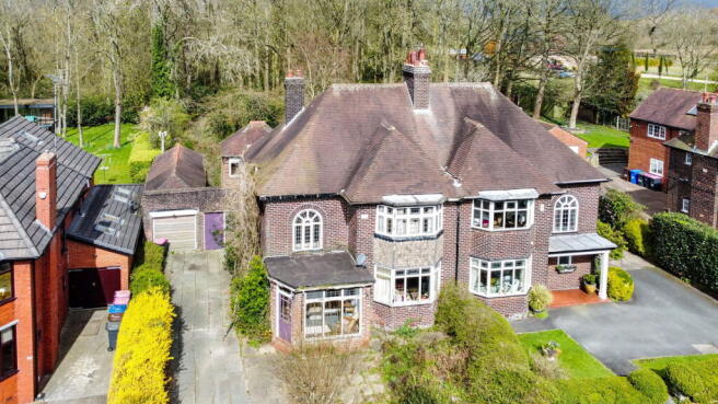 3 bed property, in Leigh Road, £660,000