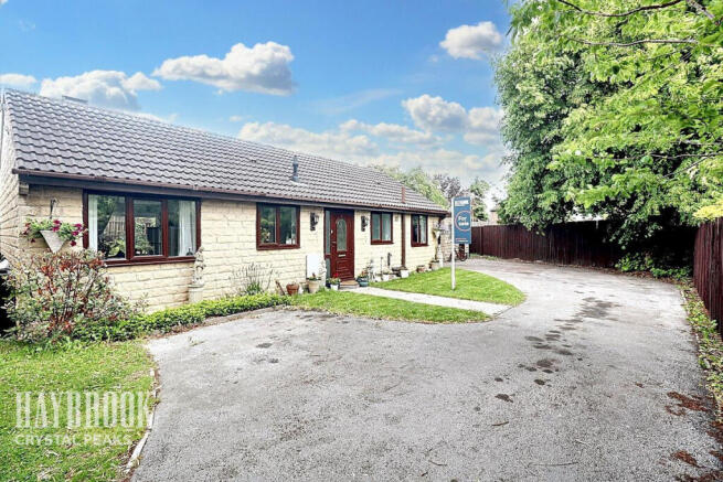 3 bed property, in Springwood Court, £250,000
