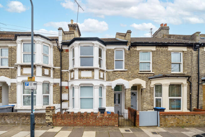 1 bed property, in Victor Road, £350,000