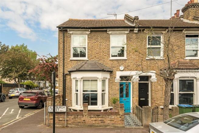 3 bed property, in Aldeburgh Street, £675,000