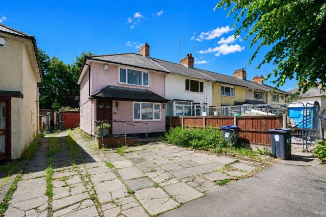 3 bed property, in 41 Wold Walk, £69,000