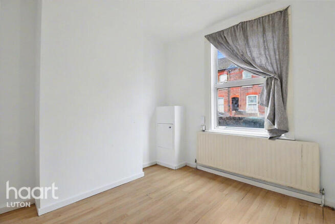 3 bed property, in Butlin Road, £265,000