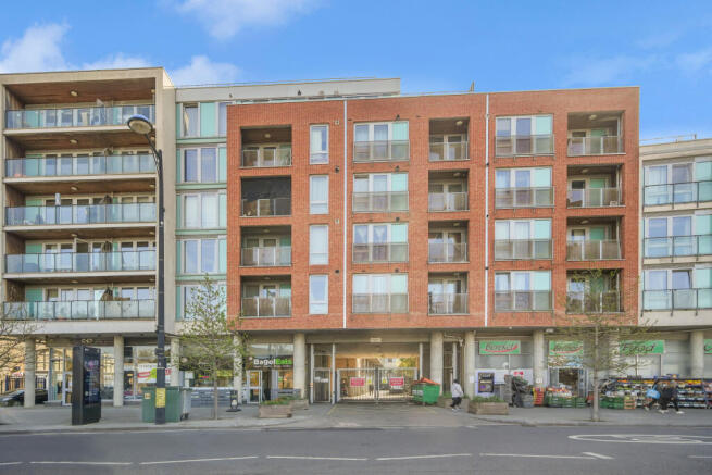 1 bed property, in Emily Duncan Place, £190,000