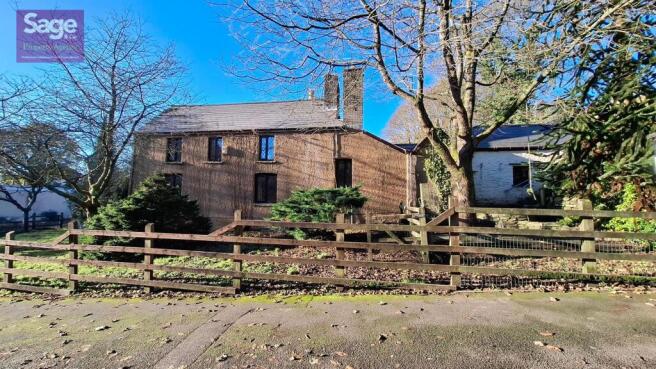 9 bed property, in Central Avenue, £400,000