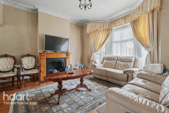 4 bed property, in Elliott Road, £550,000