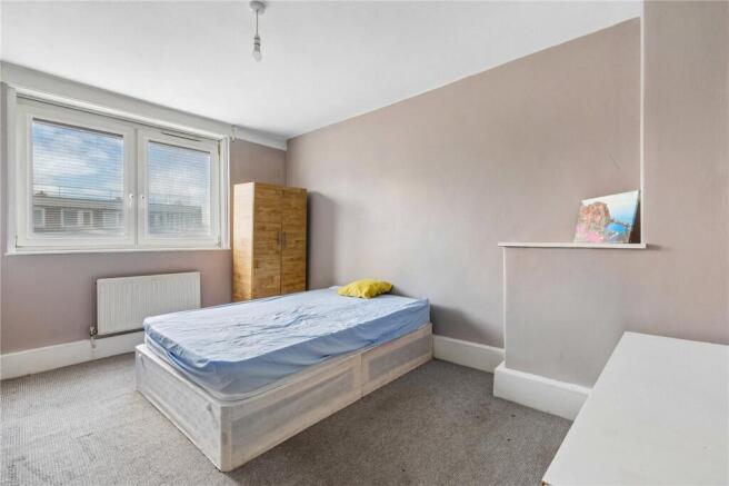 5 bed property, in Barringer Square, £525,000