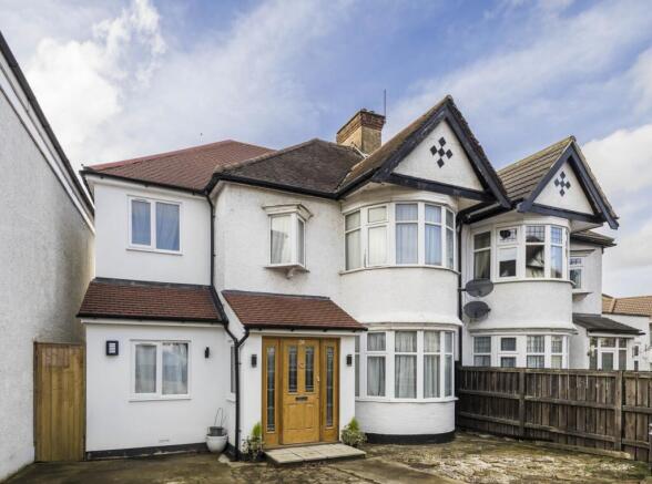 5 bed property, in Southfields, £899,950