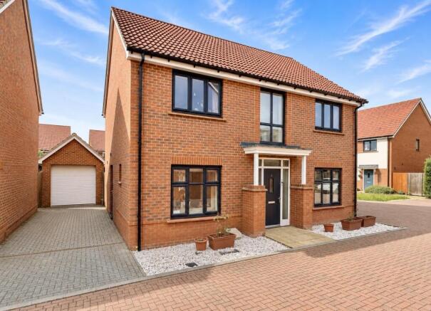 4 bed property, in Corbett Place, £500,000