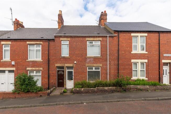 2 bed property, in York Street, £85,000