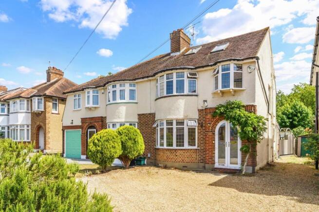 4 bed property, in Oakland Way, £700,000