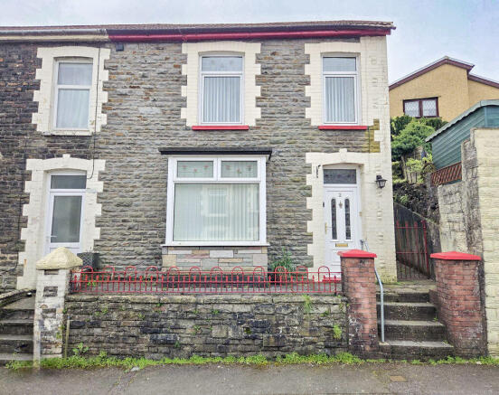 3 bed property, in Tower Street, £149,950