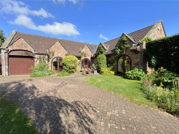 5 bed property, in Cliff Street, £675,000